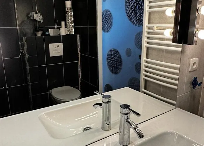 Appartement Village Naturiste, Port-ambonne, 42 M2, Le Luxueux.